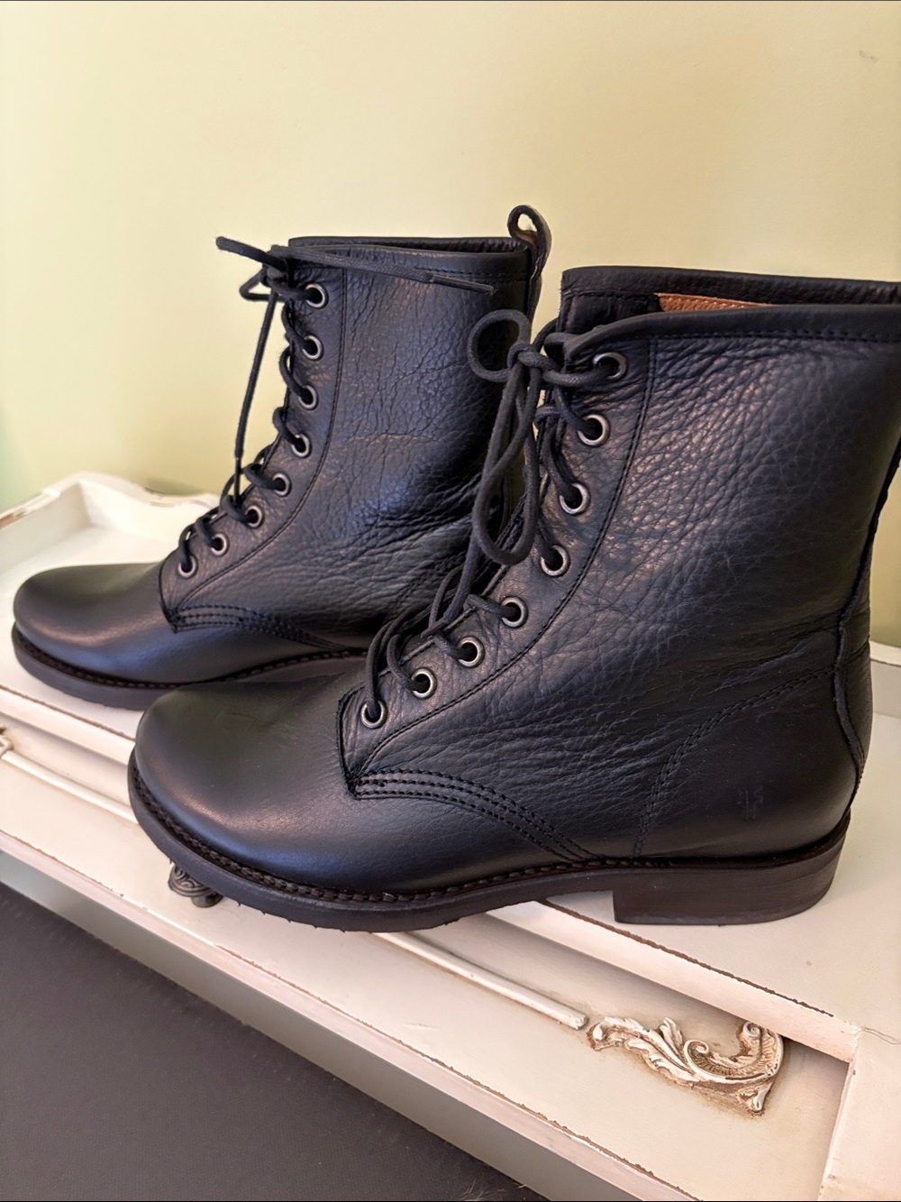 NIB - Frye Veronica Black Leather Combat Boots - Size 8 - Picture 3 of 12